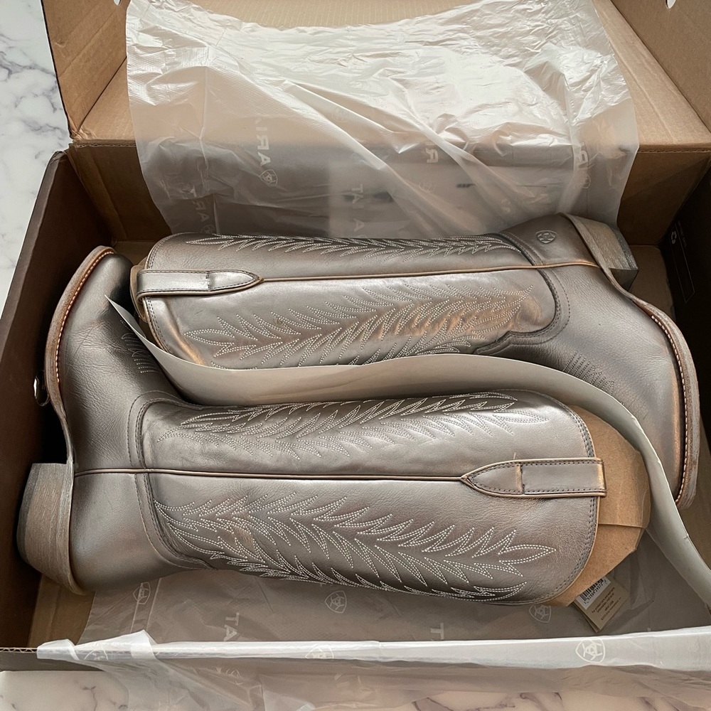 ARIAT Legacy Two Step Metallic Silver Boots Size 8.5